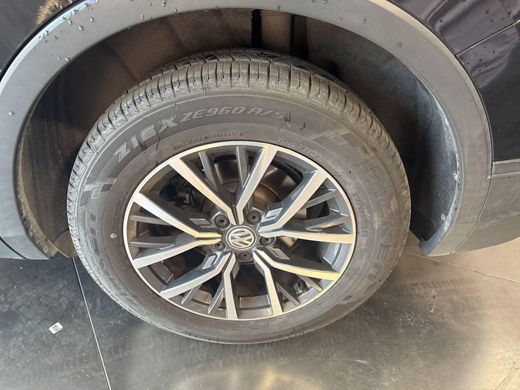 Thumbnail: 2019 Volkswagen Tiguan - 7