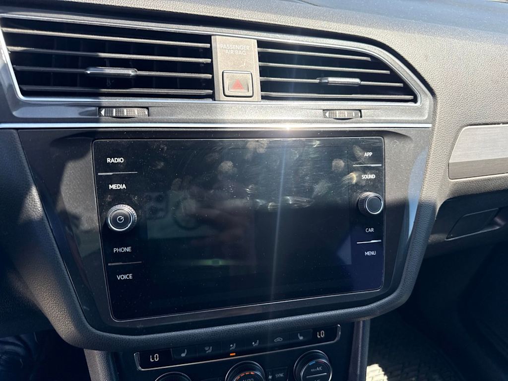 Thumbnail: 2018 Volkswagen Tiguan - 11