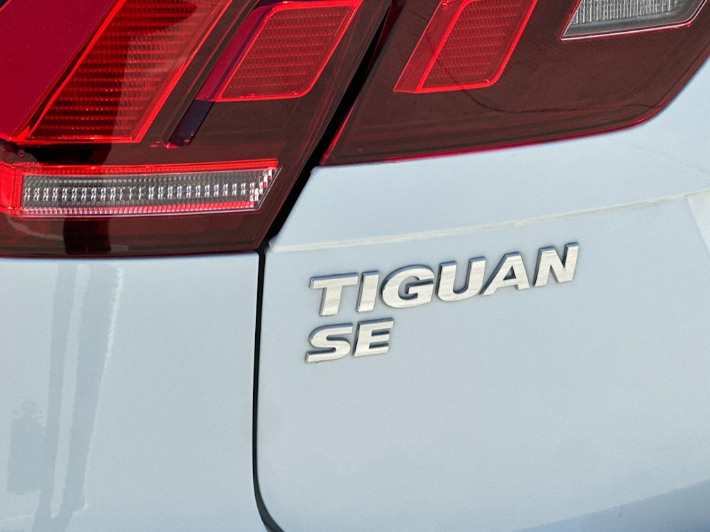 Thumbnail: 2018 Volkswagen Tiguan - 7