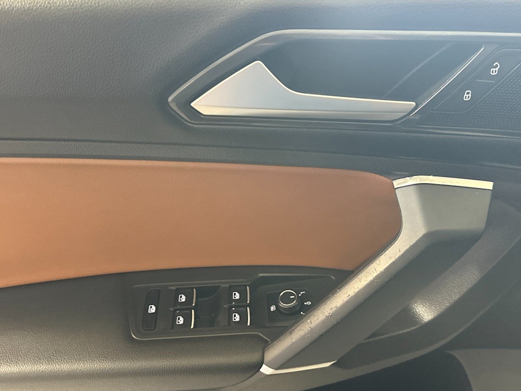 Thumbnail: 2018 Volkswagen Tiguan - 22