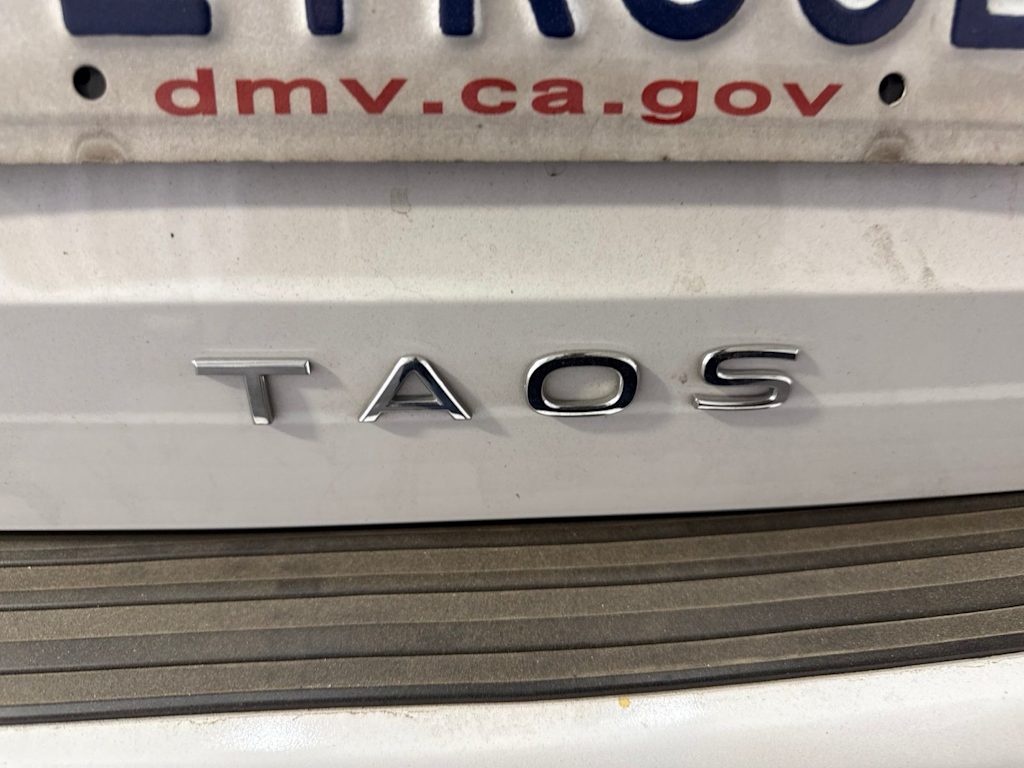 Thumbnail: 2022 Volkswagen Taos - 21