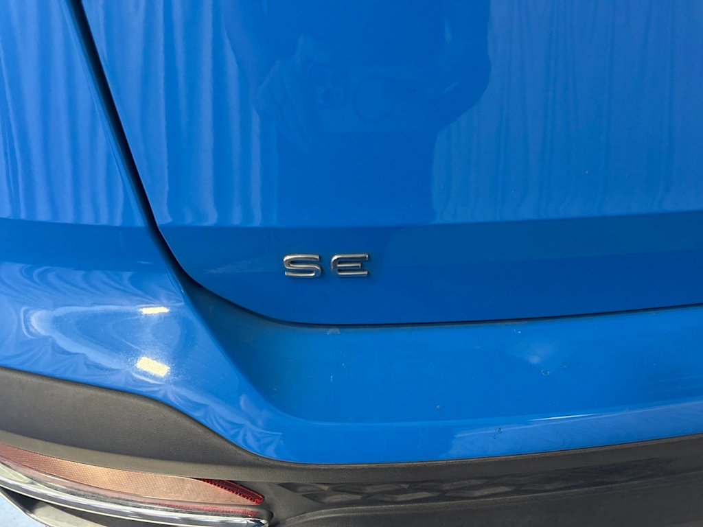 Thumbnail: 2023 Volkswagen Taos - 17
