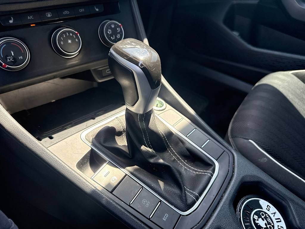 Thumbnail: 2024 Volkswagen Jetta - 9