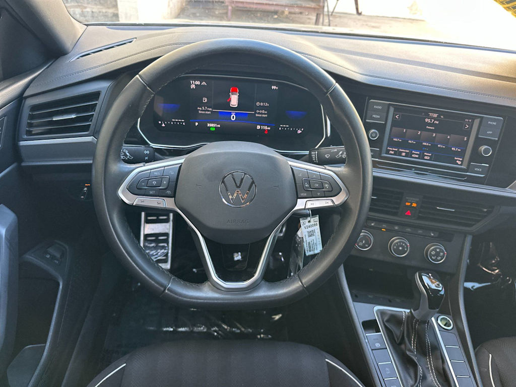Thumbnail: 2024 Volkswagen Jetta - 12