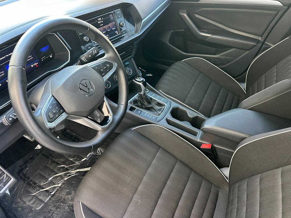 Thumbnail: 2024 Volkswagen Jetta - 9