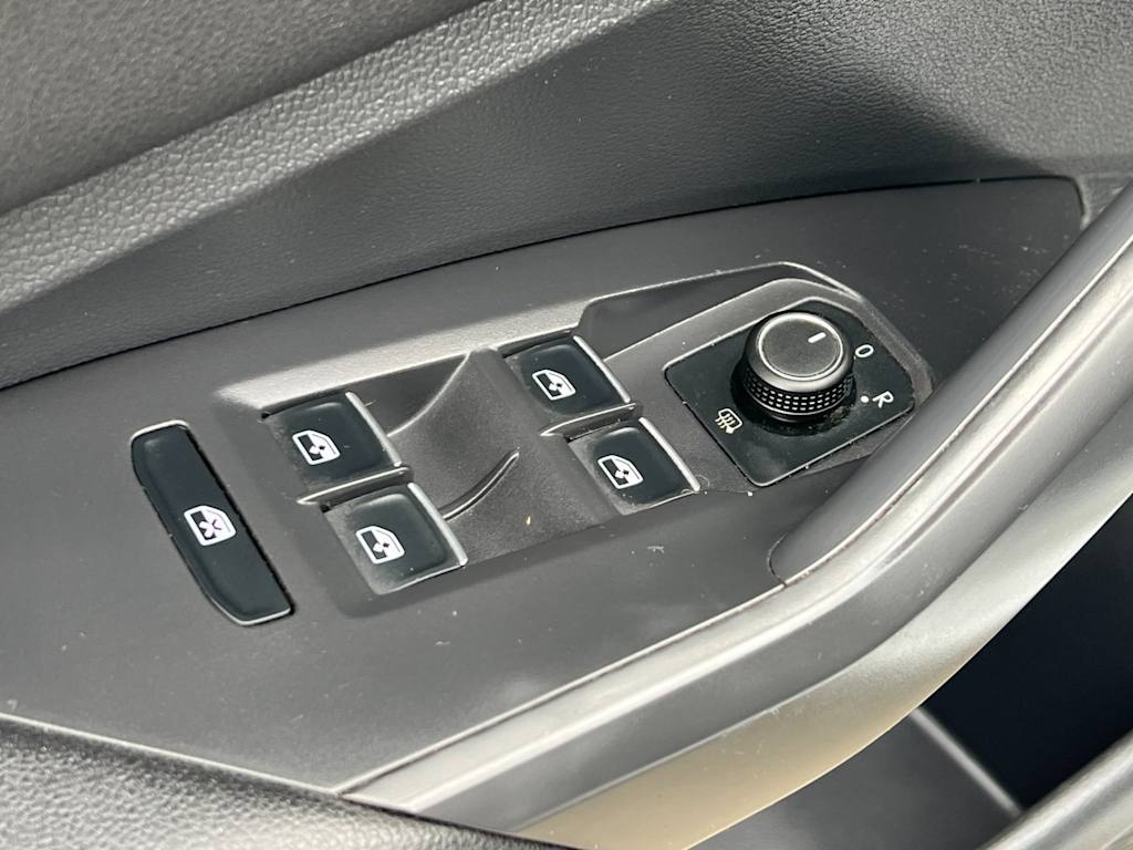 Thumbnail: 2021 Volkswagen Jetta - 23