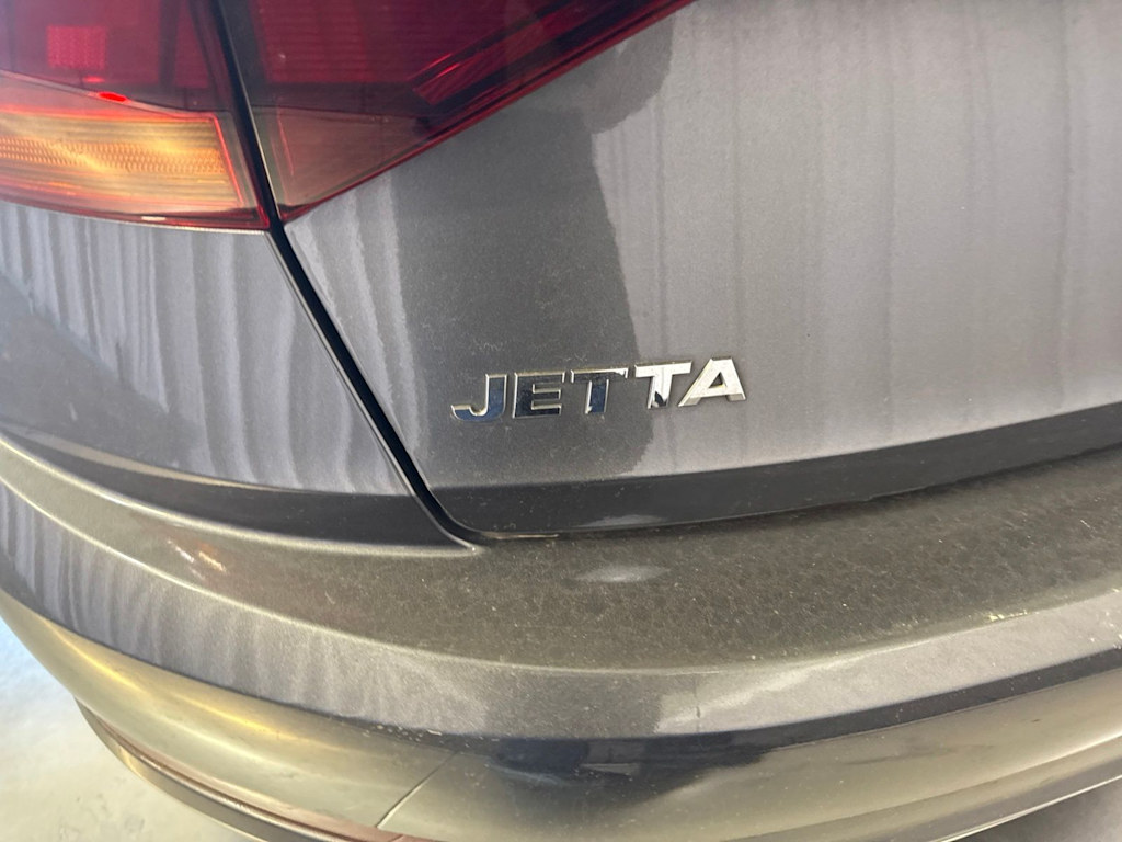 Thumbnail: 2019 Volkswagen Jetta - 4