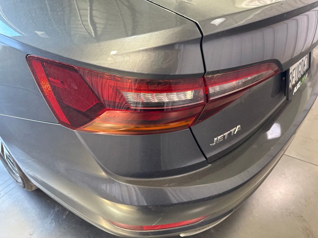 Thumbnail: 2019 Volkswagen Jetta - 16