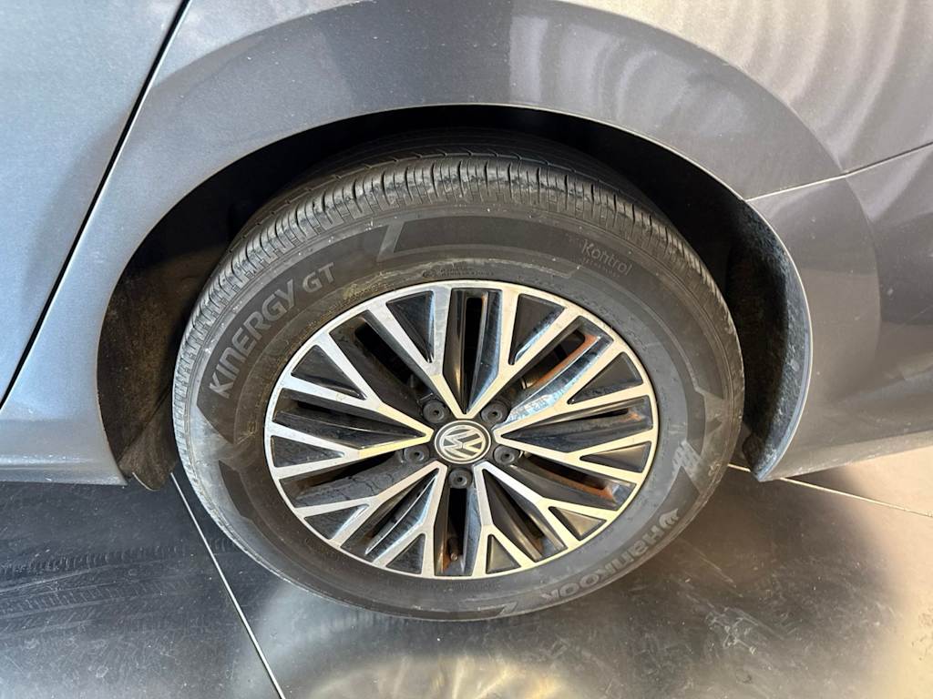 Thumbnail: 2019 Volkswagen Jetta - 5