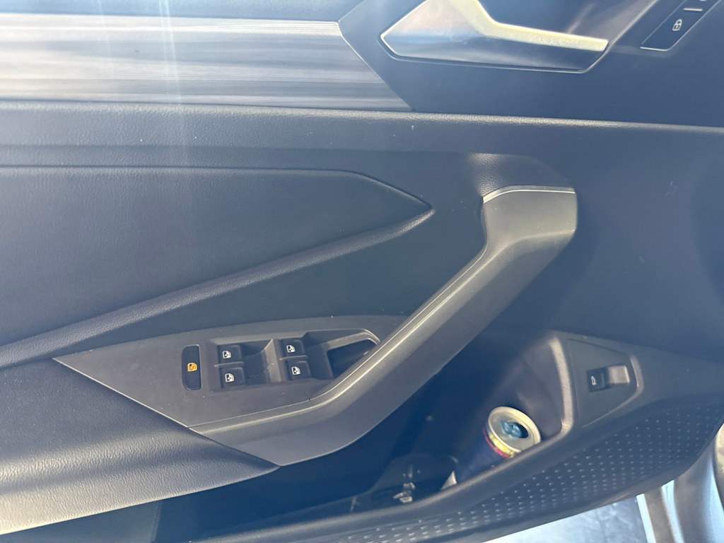 Thumbnail: 2019 Volkswagen Jetta - 21