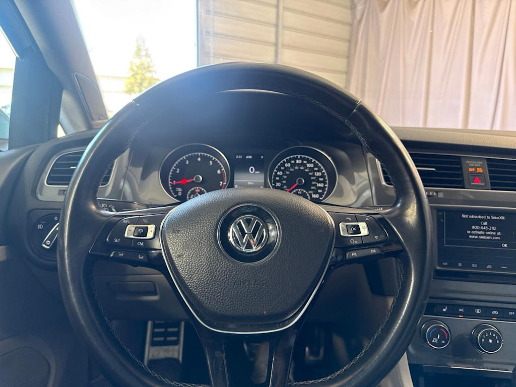Thumbnail: 2017 Volkswagen Golf - 2