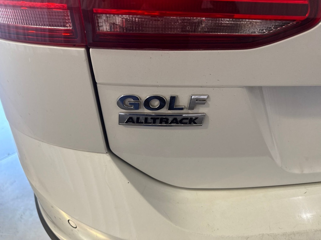 Thumbnail: 2017 Volkswagen Golf - 7