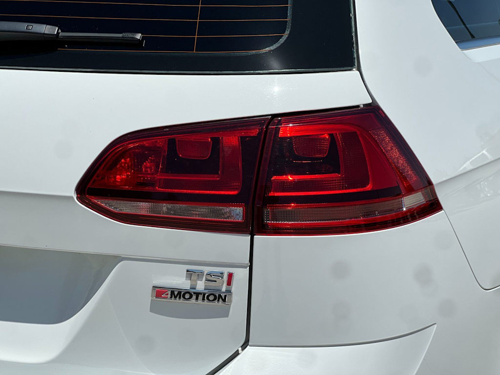 Thumbnail: 2017 Volkswagen Golf - 30