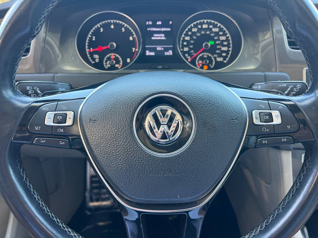 Thumbnail: 2017 Volkswagen Golf - 28