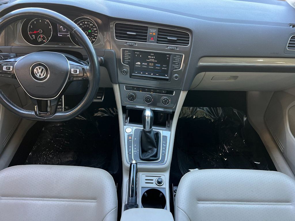 Thumbnail: 2017 Volkswagen Golf - 2
