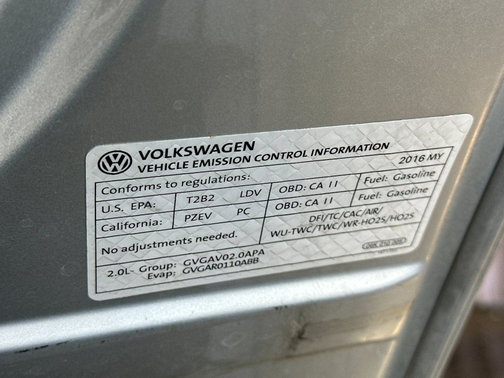 Thumbnail: 2016 Volkswagen Golf - 17