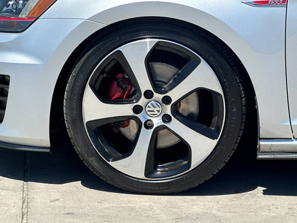 Thumbnail: 2016 Volkswagen Golf - 8
