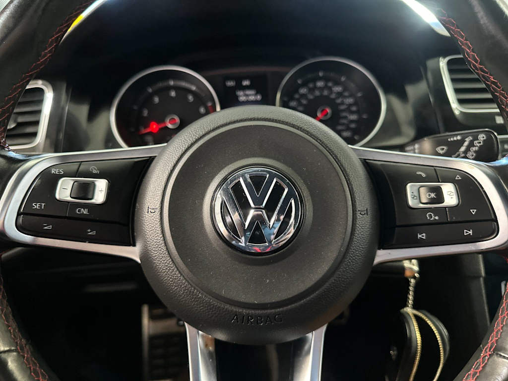 Thumbnail: 2016 Volkswagen Golf - 26