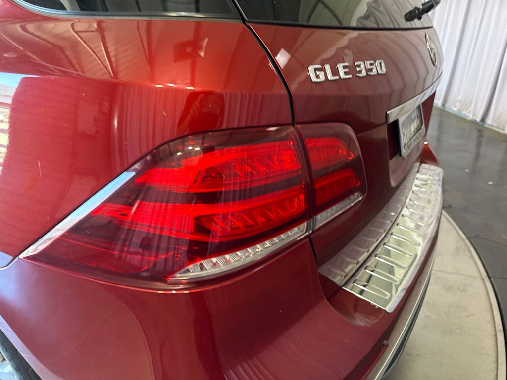 Thumbnail: 2016 Mercedes-Benz GLE - 18