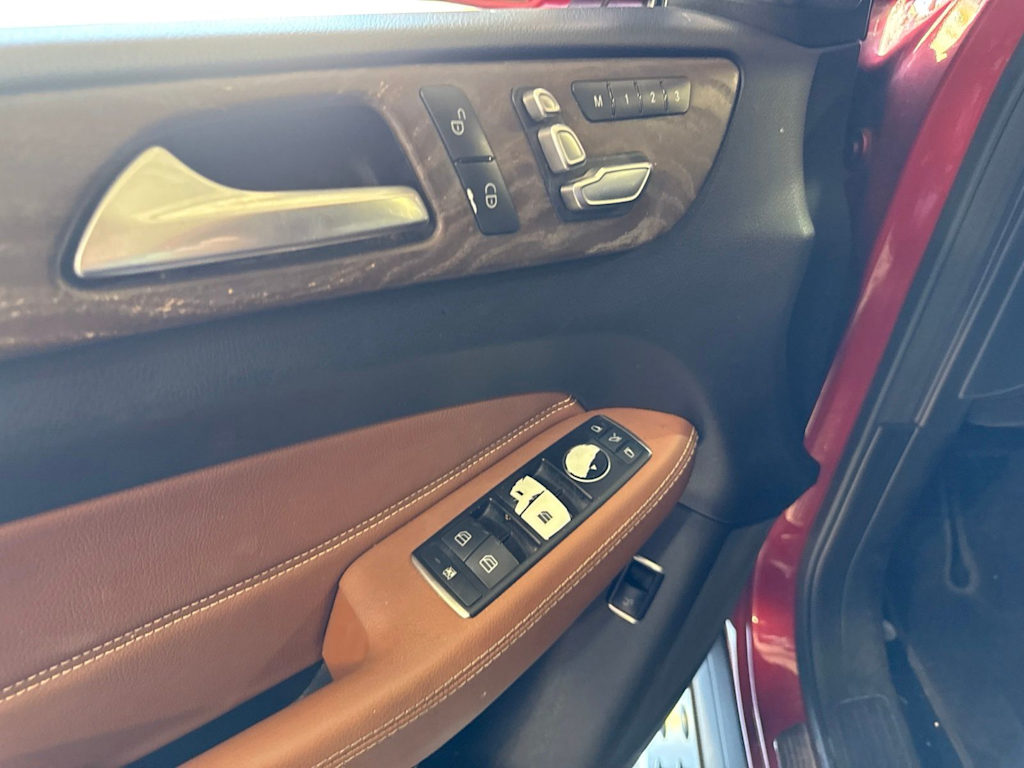 Thumbnail: 2016 Mercedes-Benz GLE - 22