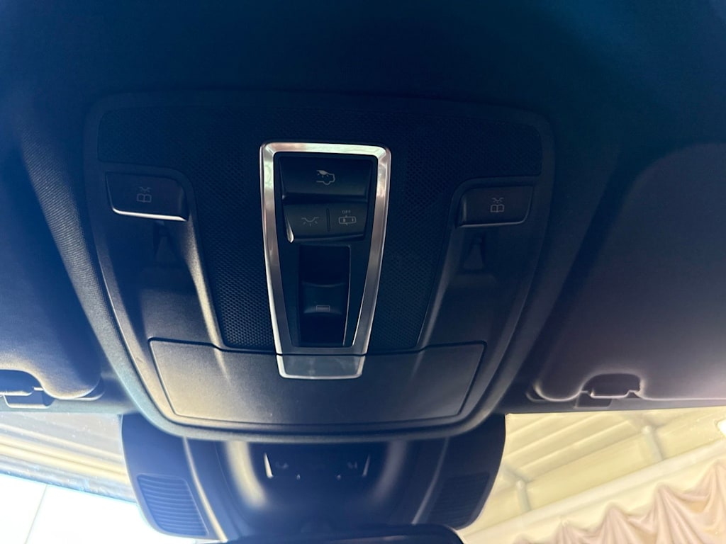 Thumbnail: 2016 Mercedes-Benz GLE - 25