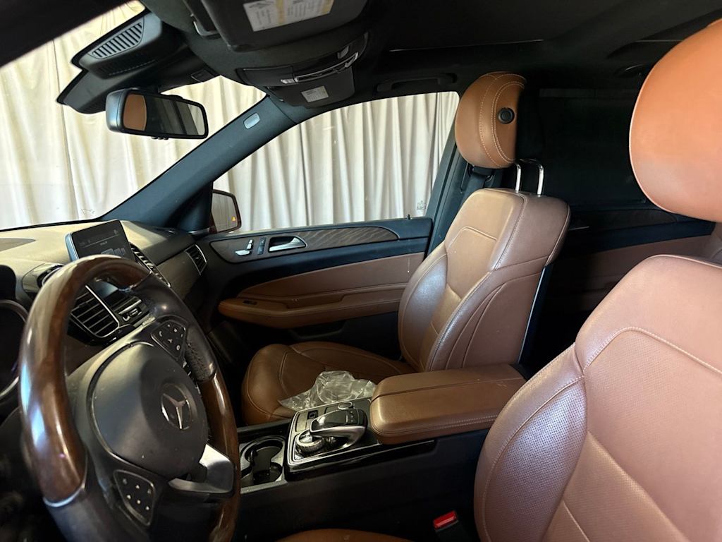 Thumbnail: 2016 Mercedes-Benz GLE - 9