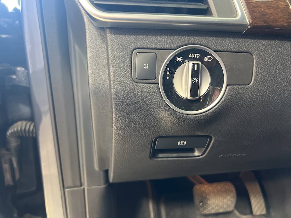 Thumbnail: 2012 Mercedes-Benz M-Class - 29