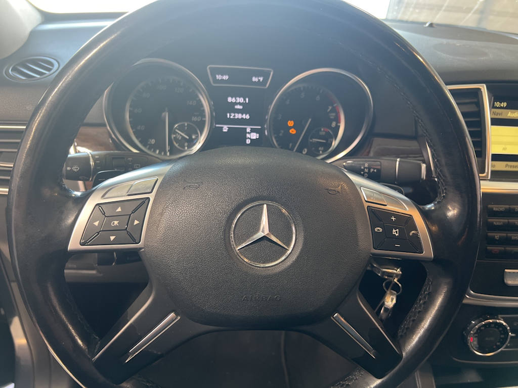 Thumbnail: 2012 Mercedes-Benz M-Class - 9