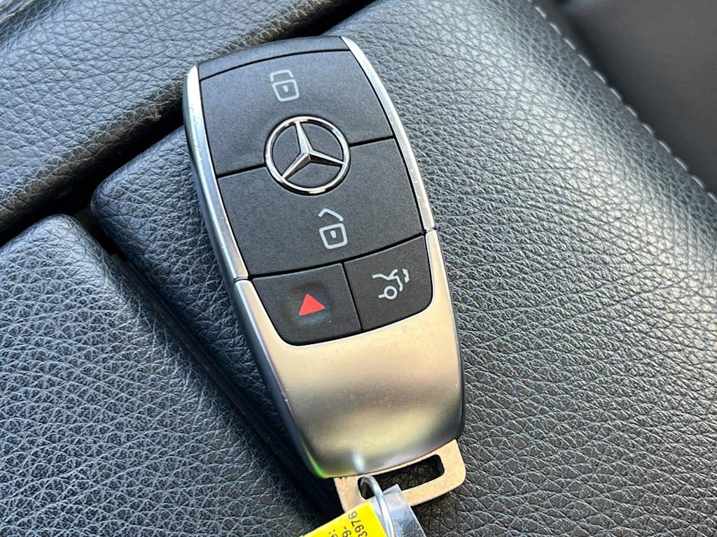 Thumbnail: 2023 Mercedes-Benz GLE - 16