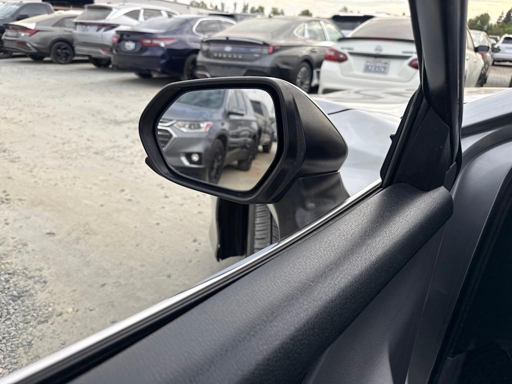 Thumbnail: 2018 Toyota Camry - 21