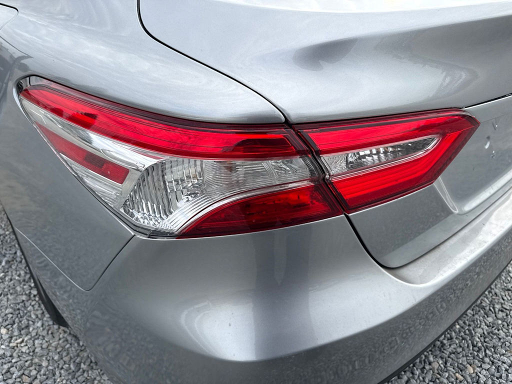 Thumbnail: 2018 Toyota Camry - 18