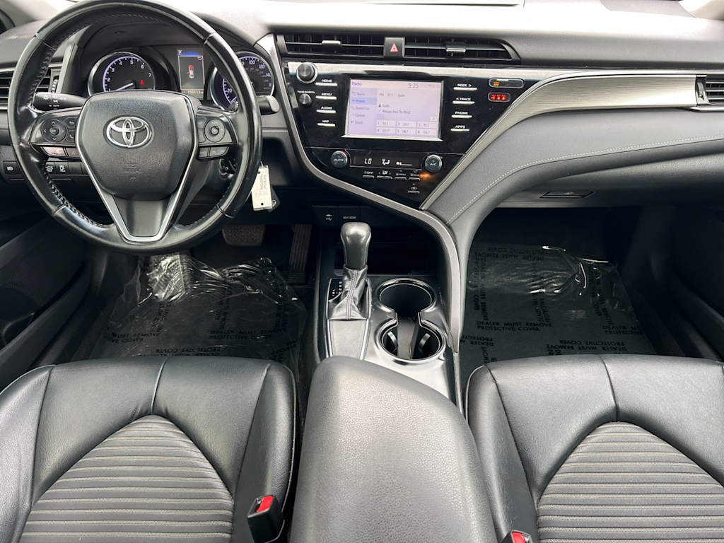 2019 Toyota Camry SE 2