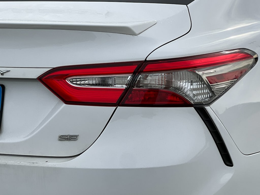 2019 Toyota Camry SE 27