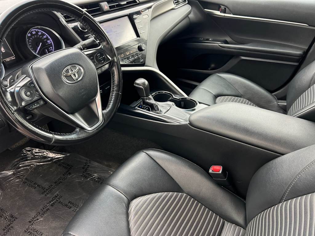 2019 Toyota Camry SE 9