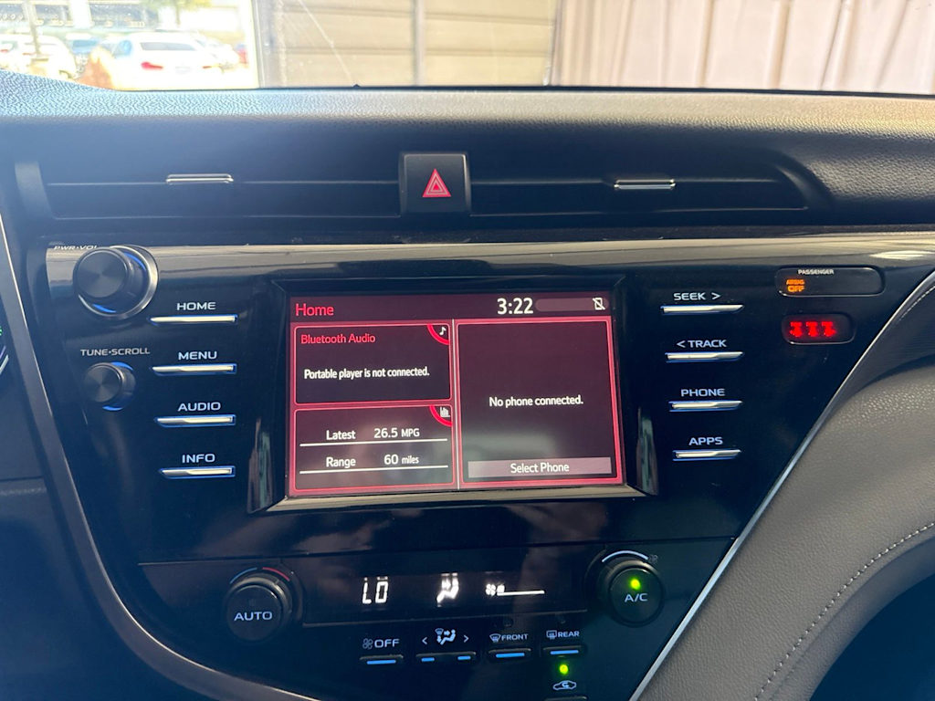 Thumbnail: 2018 Toyota Camry - 27
