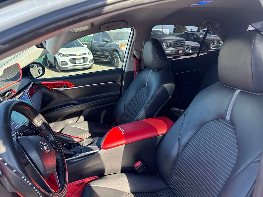 Thumbnail: 2019 Toyota Camry - 9