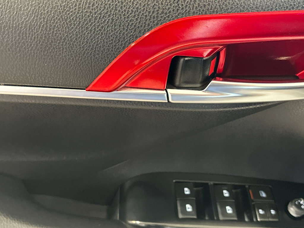 Thumbnail: 2019 Toyota Camry - 21