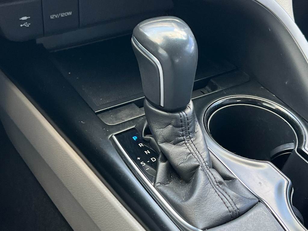 Thumbnail: 2018 Toyota Camry - 15