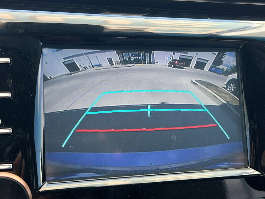 Thumbnail: 2018 Toyota Camry - 24