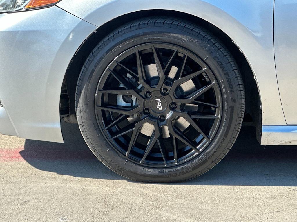 Thumbnail: 2018 Toyota Camry - 8
