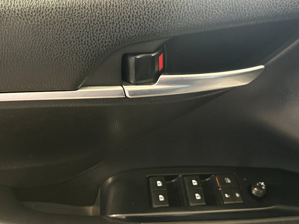 Thumbnail: 2018 Toyota Camry - 21