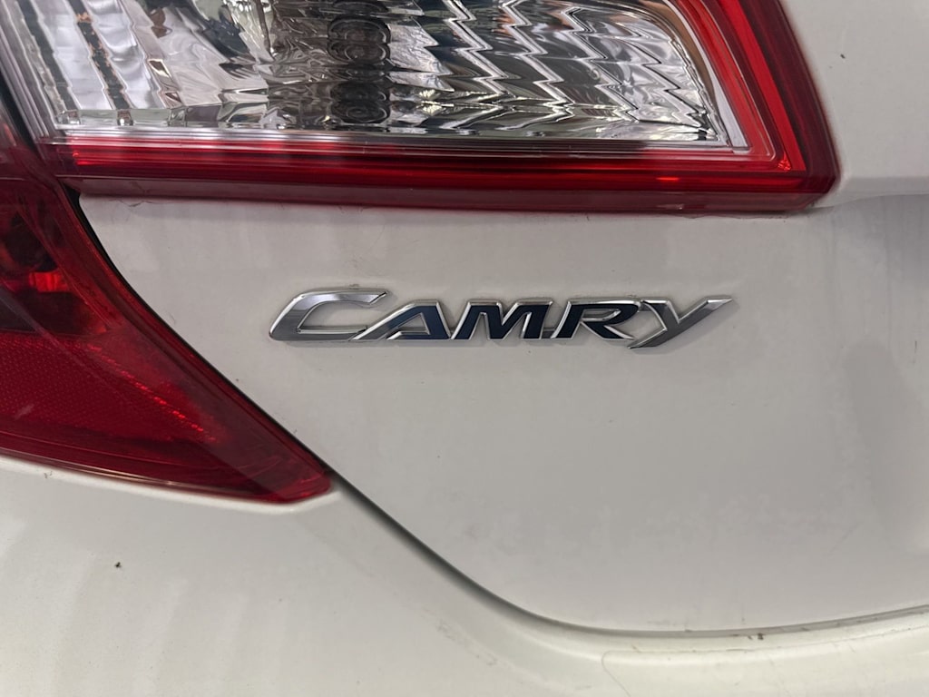 Thumbnail: 2012 Toyota Camry - 19