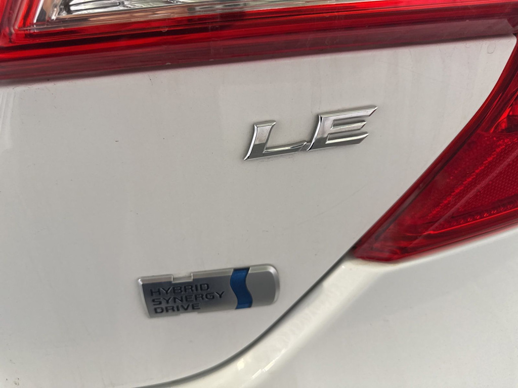 Thumbnail: 2012 Toyota Camry - 21