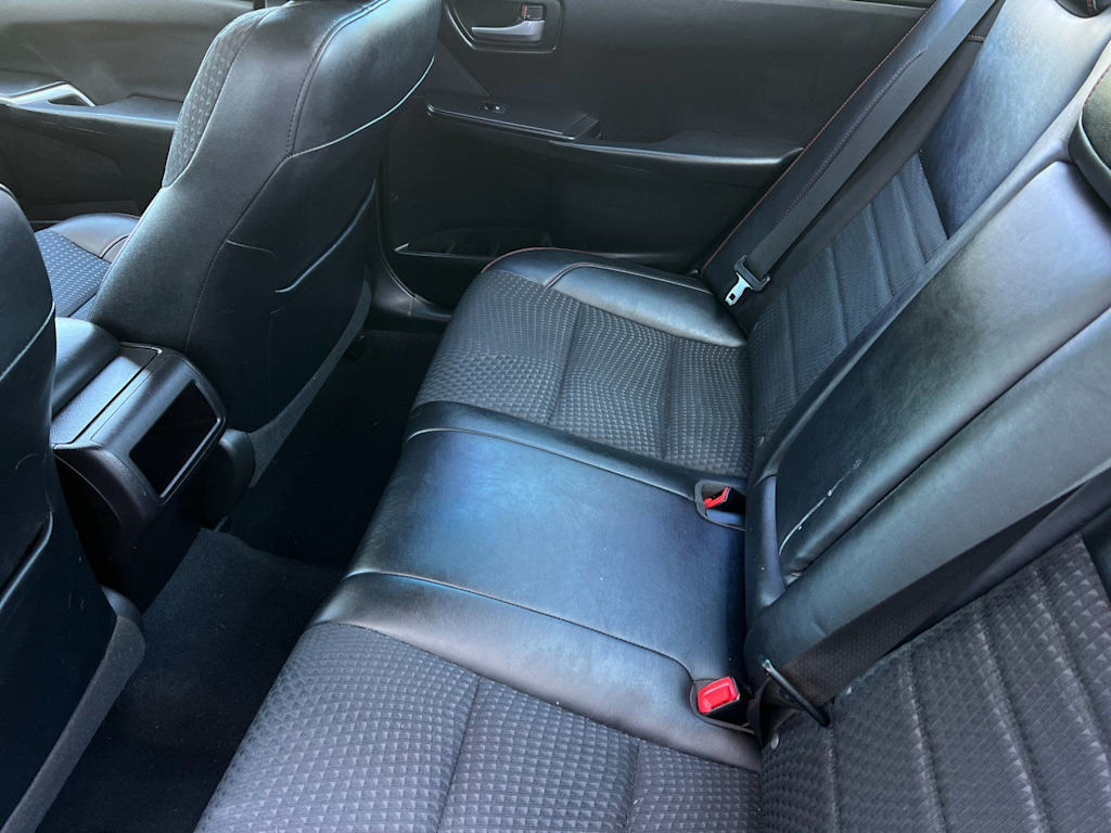 Thumbnail: 2015 Toyota Camry - 10