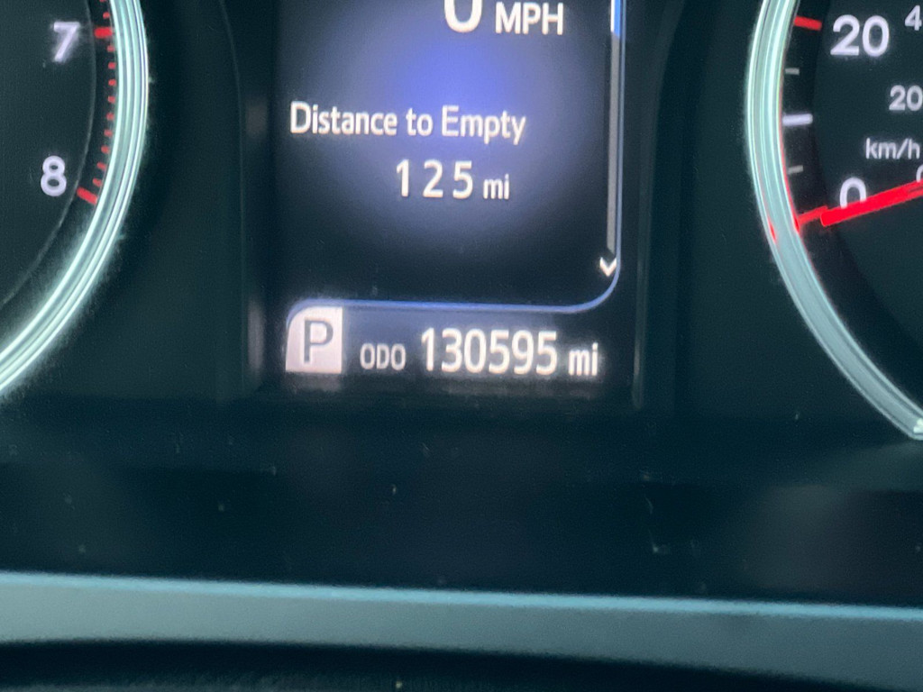 Thumbnail: 2015 Toyota Camry - 27