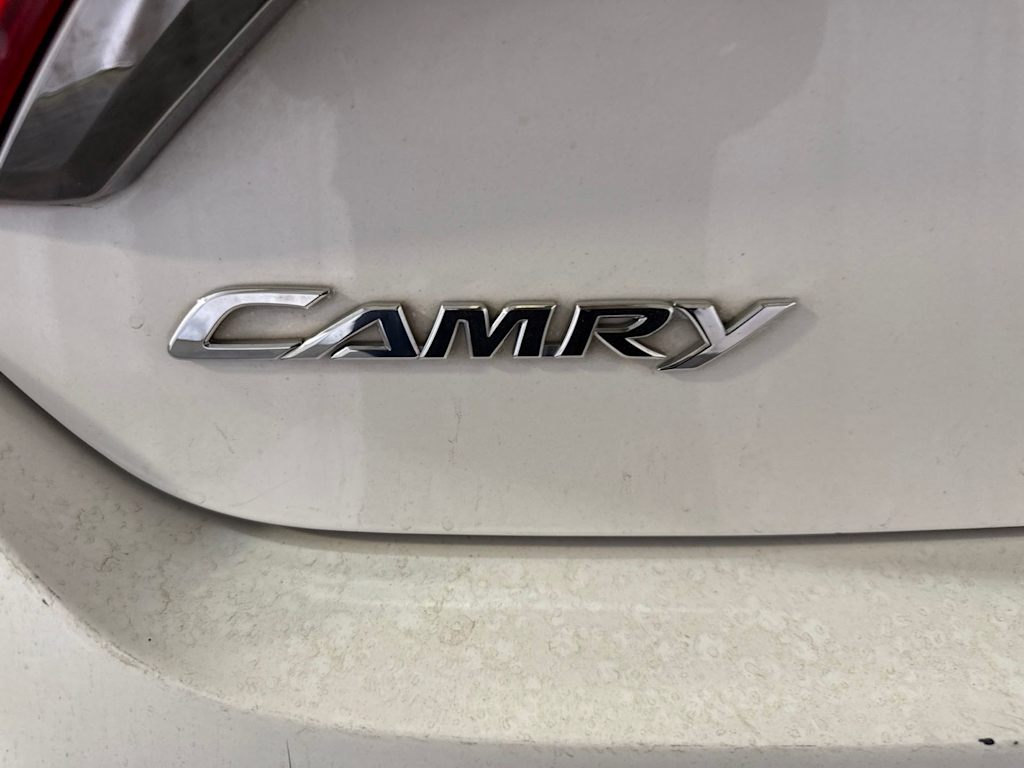 Thumbnail: 2016 Toyota Camry - 7