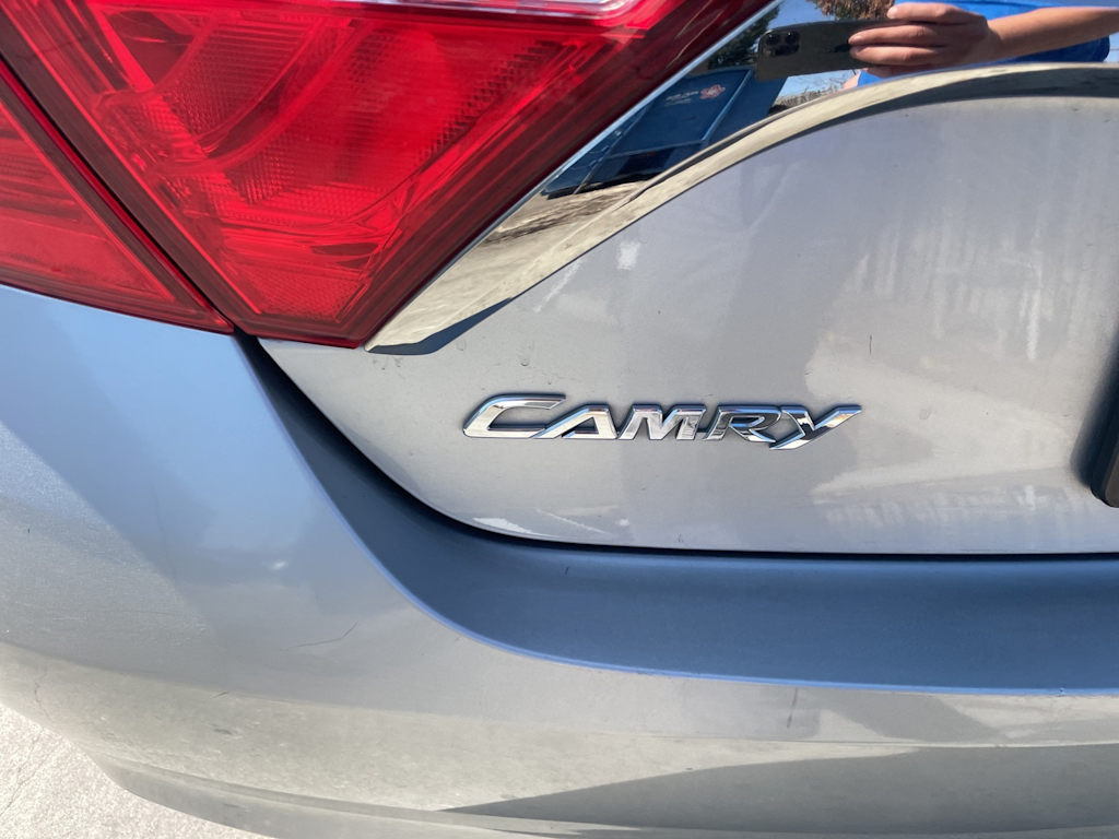 2016 Toyota Camry SE 22