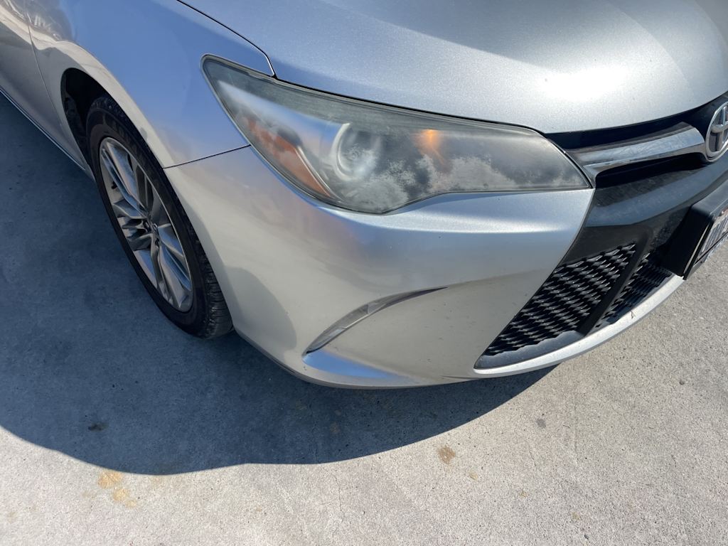 2016 Toyota Camry SE 17