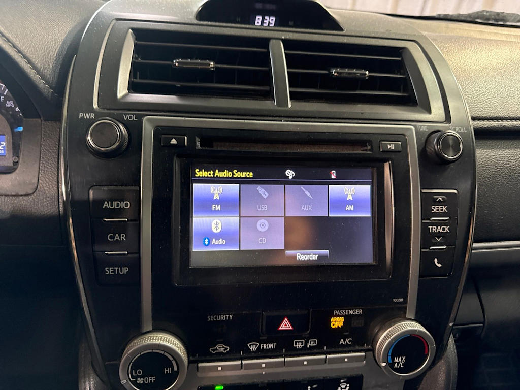 Thumbnail: 2014 Toyota Camry - 9