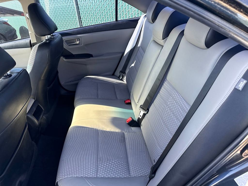 Thumbnail: 2015 Toyota Camry - 9